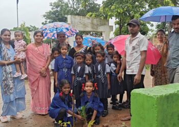 मुलीच्या वाढदिवसाचे निसर्गदायी सेलिब्रेशन – वृक्षसंवर्धनातून कृतज्ञतेचा भाव