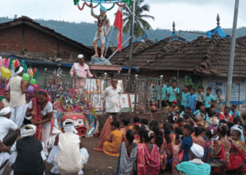 वांगण सुळे येथे जागतिक आदिवासी दिवस मोठ्या उत्साहात साजरा