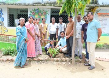 शाळेच्या विद्यार्थ्यांच्या नावाने वृक्ष लागवड: जांब शाळेतील अभिनव उपक्रम