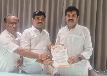 पालकमंत्री तथा मुख्यमंत्री यांना कामगाराच्या समस्या साठी डॉ विष्णू उकंडे यांचे निवेदन..