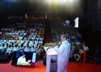 पंतप्रधान नरेंद्र मोदी यांच्या वाढदिवसानिमित्त वनोपज आधारित उद्योग निर्मिती उपक्रम प्रदर्शनाचे आयोजन कांदळवन क्षेत्रात पर्यटन विकासाचे नियोजन-वनमंत्री गणेश नाईक