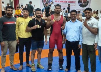 प्रतीक जगताप व प्रकाश कार्ले यांची अखिल भारतीय आंतर विद्यापीठ स्पर्धेसाठी निवड