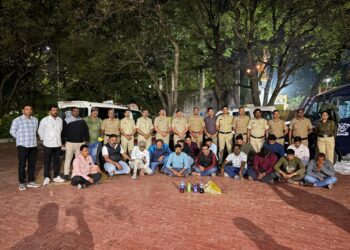 विनापरवाना मद्यप्राशन १६ जण ताब्यात एका हॉटेल वर कारवाई; राज्य उत्पादन शुल्क आणि विश्रामबाग पोलिसांची संयुक्त कारवाई