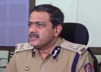 विशेष पोलीस महानिरीक्षक सुनील फुलारी यांच्याकडून सांगली पोलिसांना बेसिक पोलिसिंग वर भर देण्याच्या सूचना; अधिकाऱ्यांची केली कानउघडणी