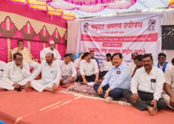 संख हा स्वतंत्र व पर्यायी तालुका व्हावा या रास्त मागणीसाठी येथील ग्रामस्थांनी बेमुदत आमरण उपोषण सुरू