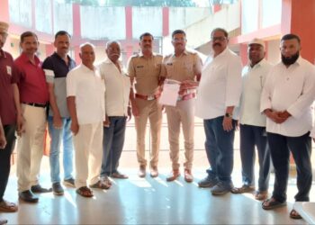 आजरा राईसमिल परिसरात अस्ताव्यस्त पडलेल्या लाकडाच्या मुळे आजऱ्यात ११ वर्षीय गरीब मुलाचा बळी दोषींवर कठोर कारवाईची मागणी