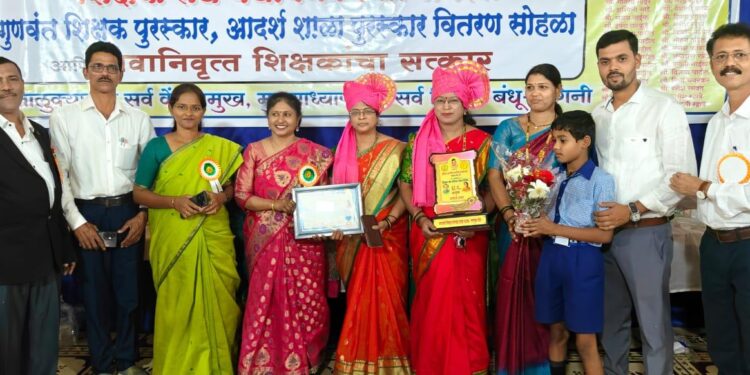 पेण येथे वळक शाळेला “आदर्श शाळा” पुरस्कार प्रदान, शैक्षणिक क्षेत्रात मानाचा गौरव
