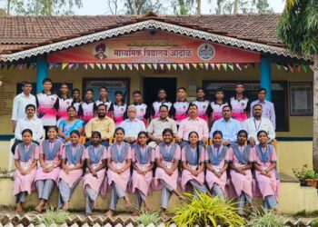 🟣🟡 माध्यमिक विद्यालय, आरदाळ येथे दहावी विद्यार्थ्यांचा भावनिक निरोप सोहळा 🟡🟣