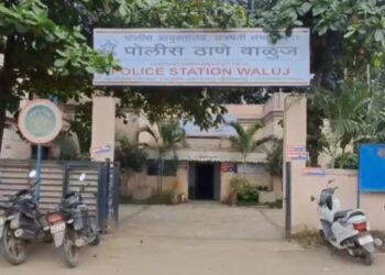 साखरपुड्यासाठी कुटुंब बाहेर गेले अन् घरफोडी; पावणेतीन लाखांचा ऐवज लंपास