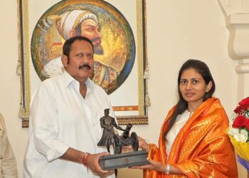 जलमंदिर पॅलेस येथे केंद्रीय राज्यमंत्री मा. श्रीमती रक्षा खडसे यांची सदिच्छा भेट.