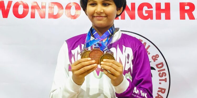 SRK Taekwondo Instituteच्या स्वरा साखळकरची दमदार कामगिरी१९ वी रत्नागिरी जिल्हा ओपन तायक्वांदो स्पर्धेत २ सुवर्ण व १ कांस्यपदकाची कमाई