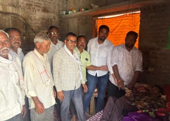कार्ला येथे अंपग रुग्णाला आर्थिक मदत!