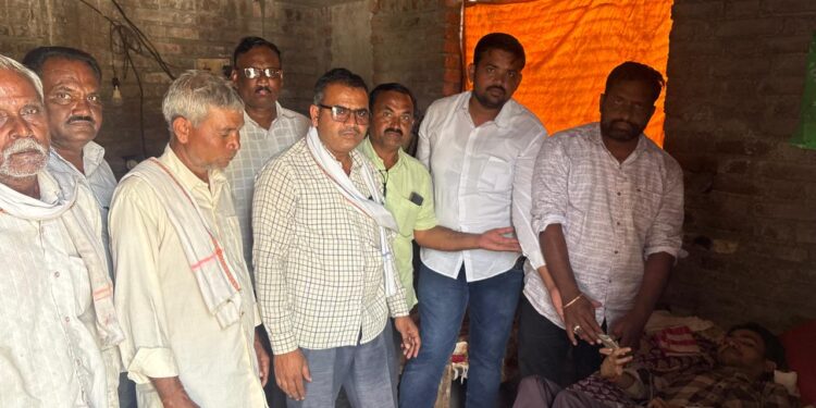 कार्ला येथे अंपग रुग्णाला आर्थिक मदत!