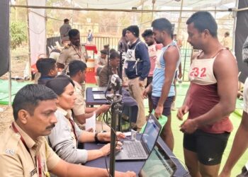 लातूर चालक पोलीस शिपाई भरती प्रक्रियेस सुरुवात; ४८९ उमेदवारांची उपस्थिती…!