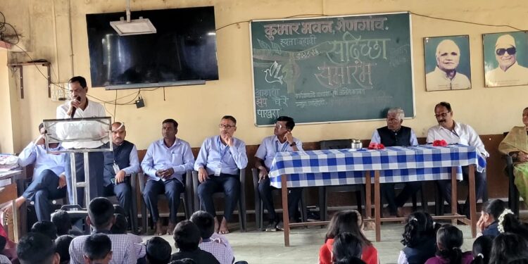 🌸 श्री मौनी विद्यापीठ संचलित कुमार भवन शेणगाव येथे दहावीच्या विद्यार्थ्यांचा सदिच्छा समारंभ उत्साहात 🌸