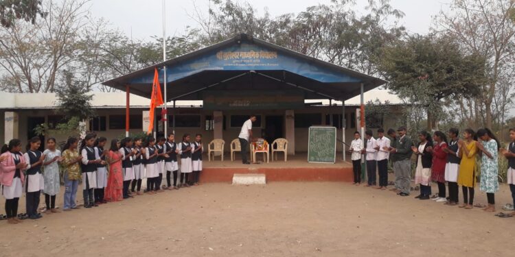 श्री भुलेश्वर माध्यमिक विद्यालयात छञपती शिवाजी महाराज जयंती उत्साहात साजरी