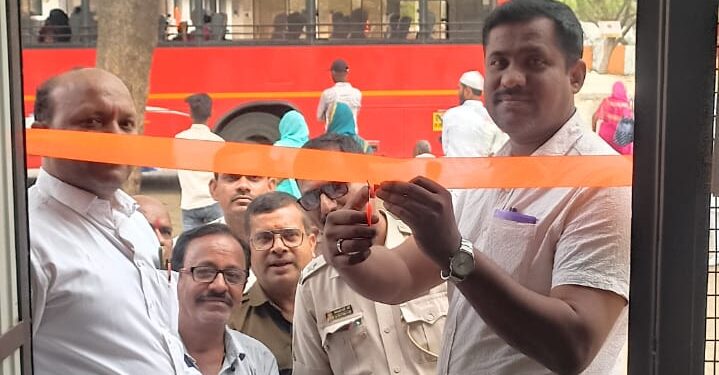 महाराष्ट्र राज्य परिवहन महामंडळाचा नवीन NCMC स्मार्ट कार्ड प्रणालीचा पाथरी बसस्थानकात शुभारंभ