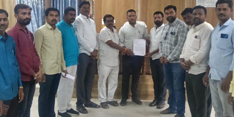 चिखला (काकड) शिवस्मारक हटविण्याचा प्रयत्न करणाऱ्यांवर मोक्का अंतर्गत कारवाई करा