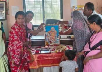 राहेरी बु. ग्रामपंचायत कार्यालयात संत गाडगेबाबा महाराज जयंती उत्साहात साजरी