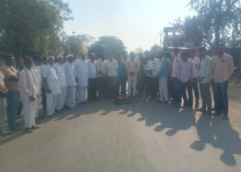 चिखला येथील घटनेच्या निषेधार्थ राहेरी बु. गाव कडकडीत बंद; ग्रामस्थांचा तीव्र संताप व्यक्त