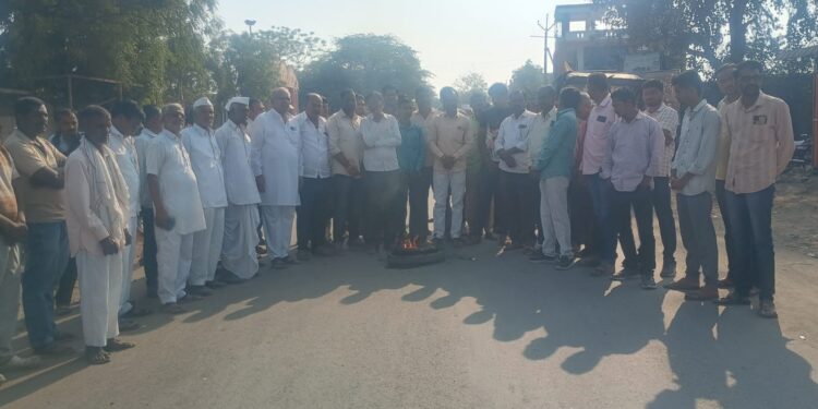 चिखला येथील घटनेच्या निषेधार्थ राहेरी बु. गाव कडकडीत बंद; ग्रामस्थांचा तीव्र संताप व्यक्त