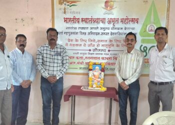 के. के. एम. महाविद्यालयात संत गाडगेबाबा महाराज जयंती उत्साहात साजरी