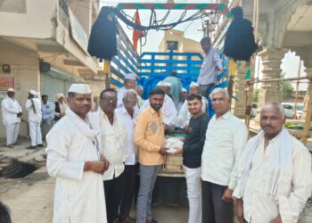 वारकऱ्यांच्या महाकुंभमेळ्यासाठी पानचिंचोलीतून ५५५५ भाकऱ्यांचे संकलन