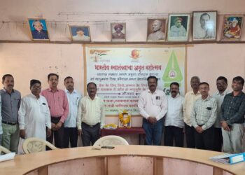 के. के. एम. महाविद्यालयात कवी कुसुमाग्रज जयंती उत्साहात साजरी