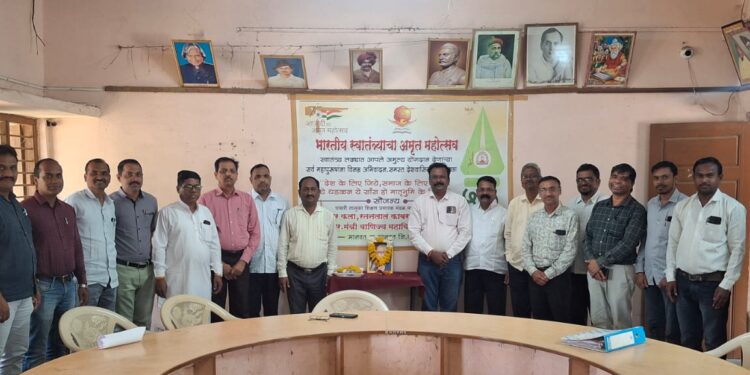 के. के. एम. महाविद्यालयात कवी कुसुमाग्रज जयंती उत्साहात साजरी