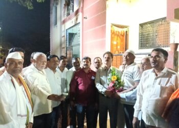 वालुज मनीषा नगरमध्ये श्री बालाजी सोनटके यांचा भव्य गौरव