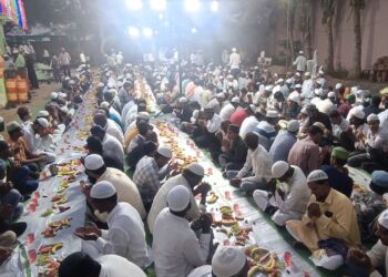 “नफरत मिटाकर मोहब्बत की बात करते हैं, चलो साथ मिलकर इफ्तार करते हैं!”