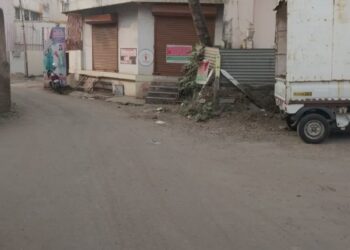 नगरसेवक लागले कामाला : प्रभाग चार मध्ये नगरसेवक मोहन वाटवे यांनी उचलला स्वच्छतेचा विडा