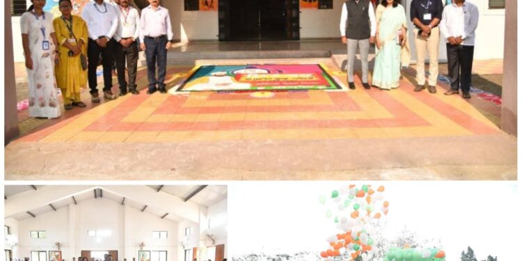 कर्जतच्या भालिवडीत कन्या आश्रमशाळेत जिल्हाधिकाऱ्यांच्या उपस्थितीत राष्ट्रभक्तीचा जागर..