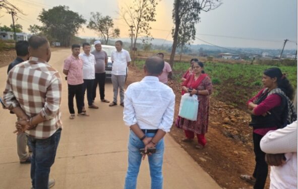 🟢🔴 आजरा हे ‘कोकणाचे प्रवेशद्वार’ राहणार का?रस्ता रुंदीकरणात १३ वटवृक्षांचे अस्तित्व धोक्यात; वृक्षप्रेमींचा लढा तीव्र 🔴🟢