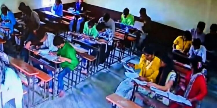 जिल्हाधिकारी दिलीप स्वामी यांचा ‘सर्जिकल स्ट्राईक’