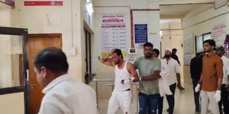 पिंपळनेर हादरले! लग्नसमारंभात भीषण हल्ला – तिघांचा मृत्यू, जिल्ह्यात संतापाची लाट