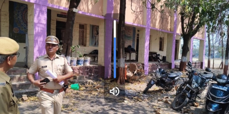 दहावीच्या परीक्षा शांततेत व सुरळीत सुरू