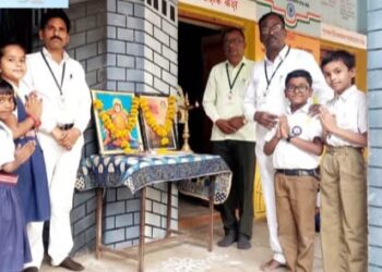 लाल बहादुर शास्त्री प्राथमिक शाळेत संत गाडगेबाबा जयंती साजरी