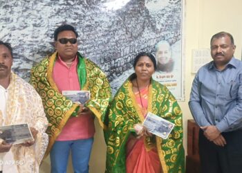 पाथरीतील साईबाबा जन्मस्थान मंदिरात पत्रकारांचा संयुक्त सत्कार