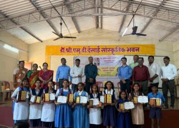 मराठी भाषा गौरव दिनानिमित्त वक्तृत्व स्पर्धेत केतकी वायंगणकर, स्वरा मोहिते प्रथम