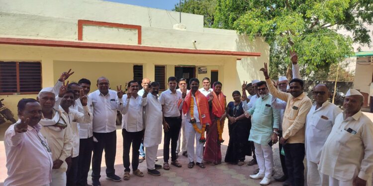 धोंदलगाव सहकारी सोसायटीच्या चेअरमन व व्हा.चेअरमनपदी बिनविरोध निवड