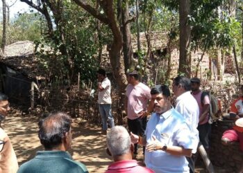 नरडवे (पवारवाडी) येथे रखडलेल्या विकासकामांना सुरुवात