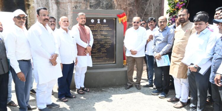 उपसा सिंचन योजनेतून दुष्काळी भागाचे नंदनवन;जलसंपदा मंत्री डॉ. राधाकृष्ण विखे पाटील