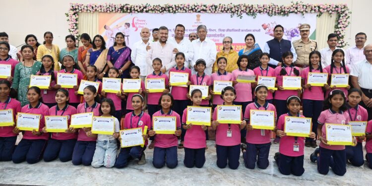 कन्या सबलीकरण उपक्रमांतर्गत स्वसंरक्षण प्रशिक्षणातून मुलींना आत्मविश्वासाचे कवच; पालकमंत्री चंद्रकांत पाटील