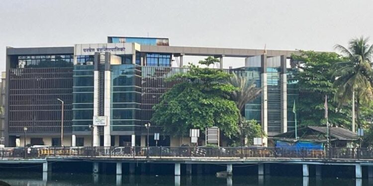 महिला दिनानिमित्त पनवेल महापालिकेत बचत गटांच्या वस्तूंचे विक्री व प्रदर्शन