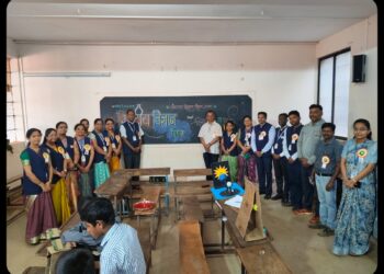 व्यंकटराव हायस्कूल, आजरा येथे राष्ट्रीय विज्ञान दिन उत्साहात साजरा; बालवैज्ञानिकांच्या कल्पकतेला मिळाली दाद!