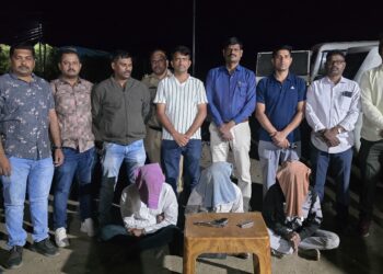 स्थानिक गुन्हे शाखा व पोलीस स्टेशन गातेगाव यांची संयुक्त मोहीम; गावठी पिस्टलसह तीन संशयित जेरबंद.