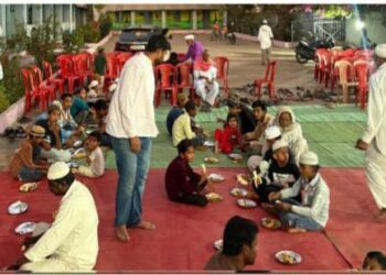 आलेगावात रमजान निमित्त सर्वधर्मीय एकोप्याचे दर्शन