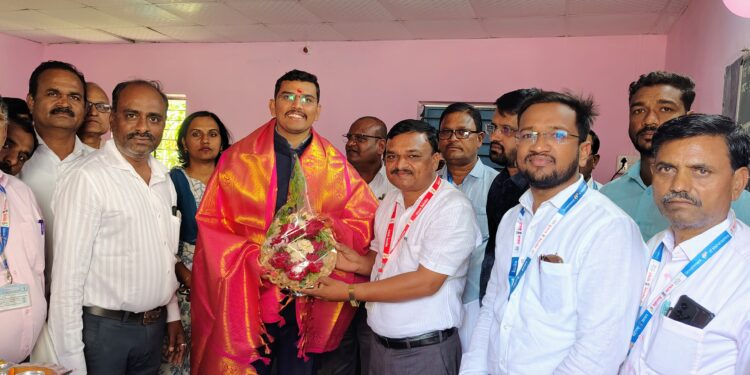 मुख्यमंञी समृध्द ग्राम अभियानांतर्गत पाहणी दौरा