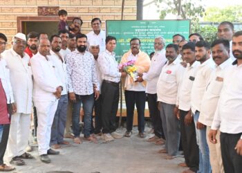 रस्ते सुरेगाव येथे मा खा श्री समीर भाऊ भुजबळ यांचे हस्ते सभामंडपाचे भुमीपुजन